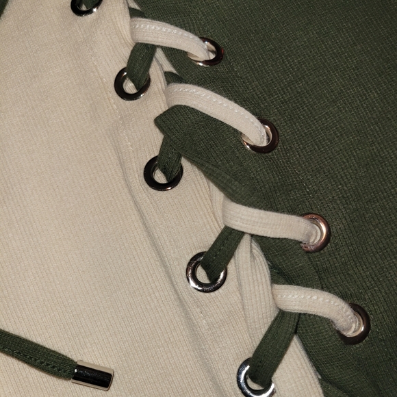 Capsulle Lace Front Bodycon Midi Dress - Picture 6 of 8